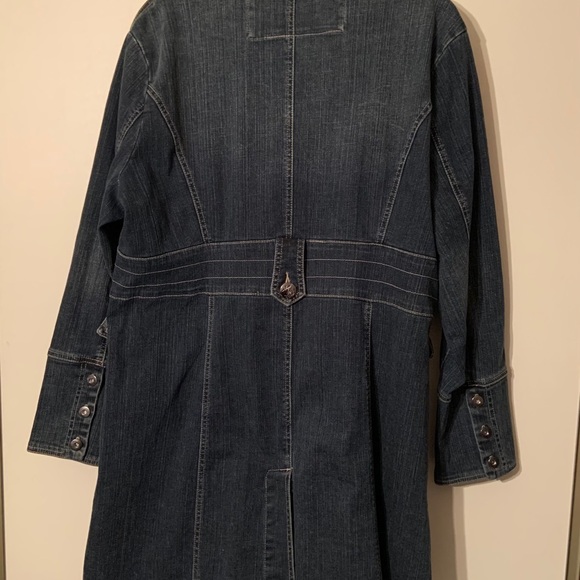 Pretty denim jean jacket. New and never worn. - Picture 2 of 6